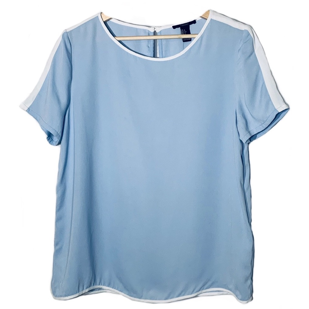 NWT Forever 21 Powder Blue/White Top Lg - Picture 1 of 7
